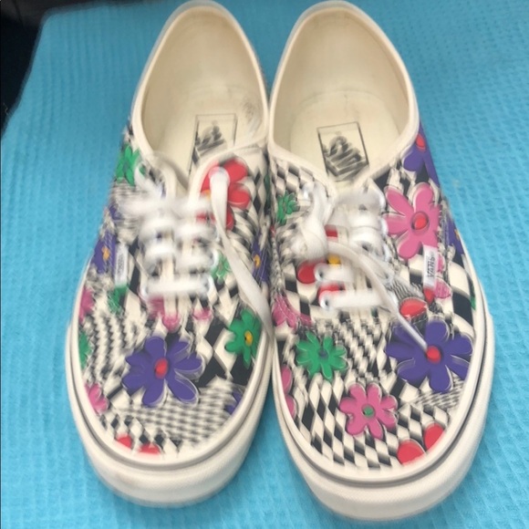 Vans Multicolor Artistic Print Sneakers - Picture 4 of 5